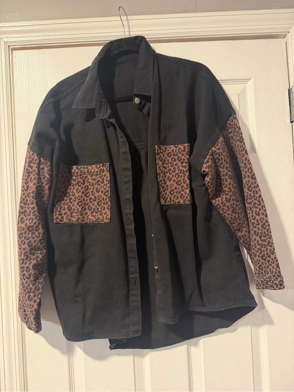 Women's Black Denim Button-down Shacket Featuring Leopard Print Sleeves Size L